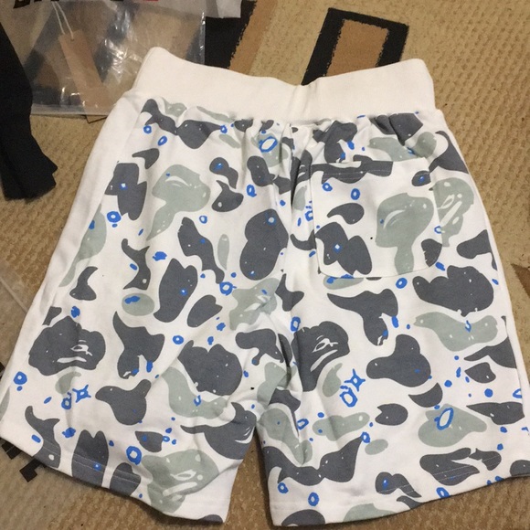 Bape white galaxy shorts - Picture 2 of 3